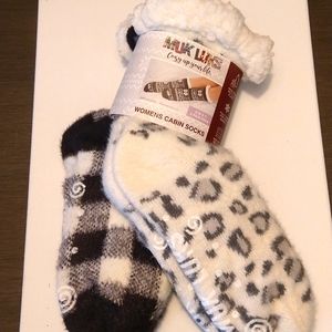 Muk Luks women's cabin socks